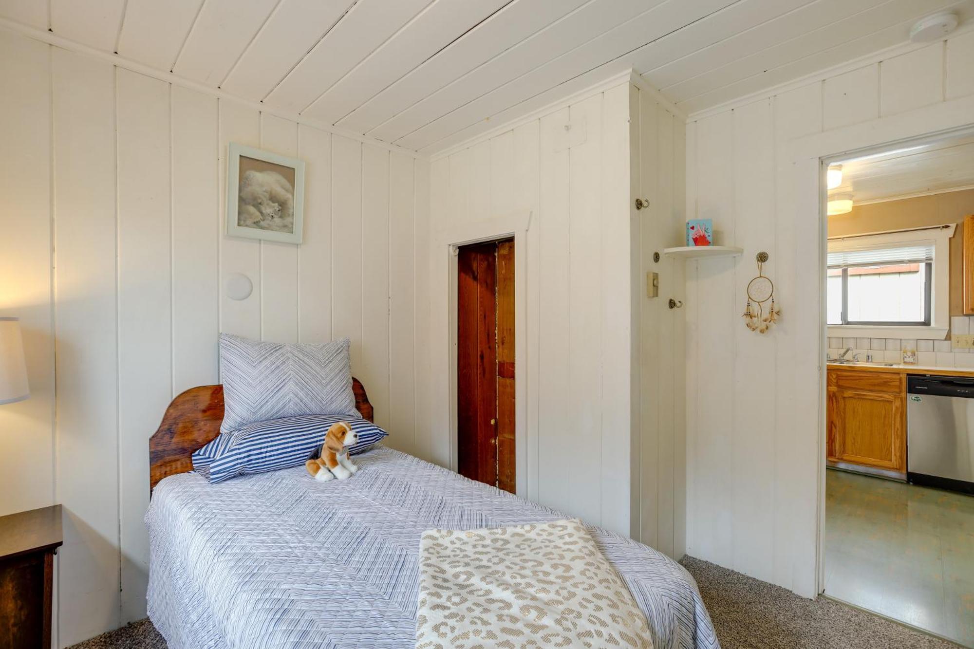 בליין Hilltop Hideout With Sweeping Birch Bay Views מראה חיצוני תמונה
